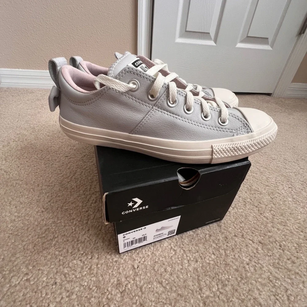 New Converse All Star Leather Low Top Sneakers‎ Bow Back Detail Women's Size 9 - Picture 8 of 9